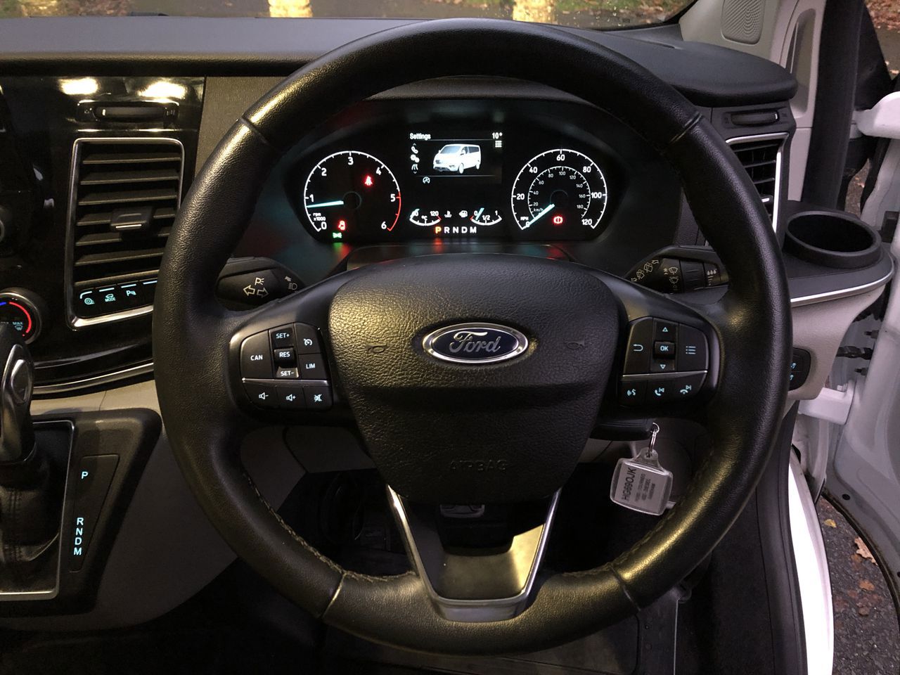 Ford Tourneo Custom 25
