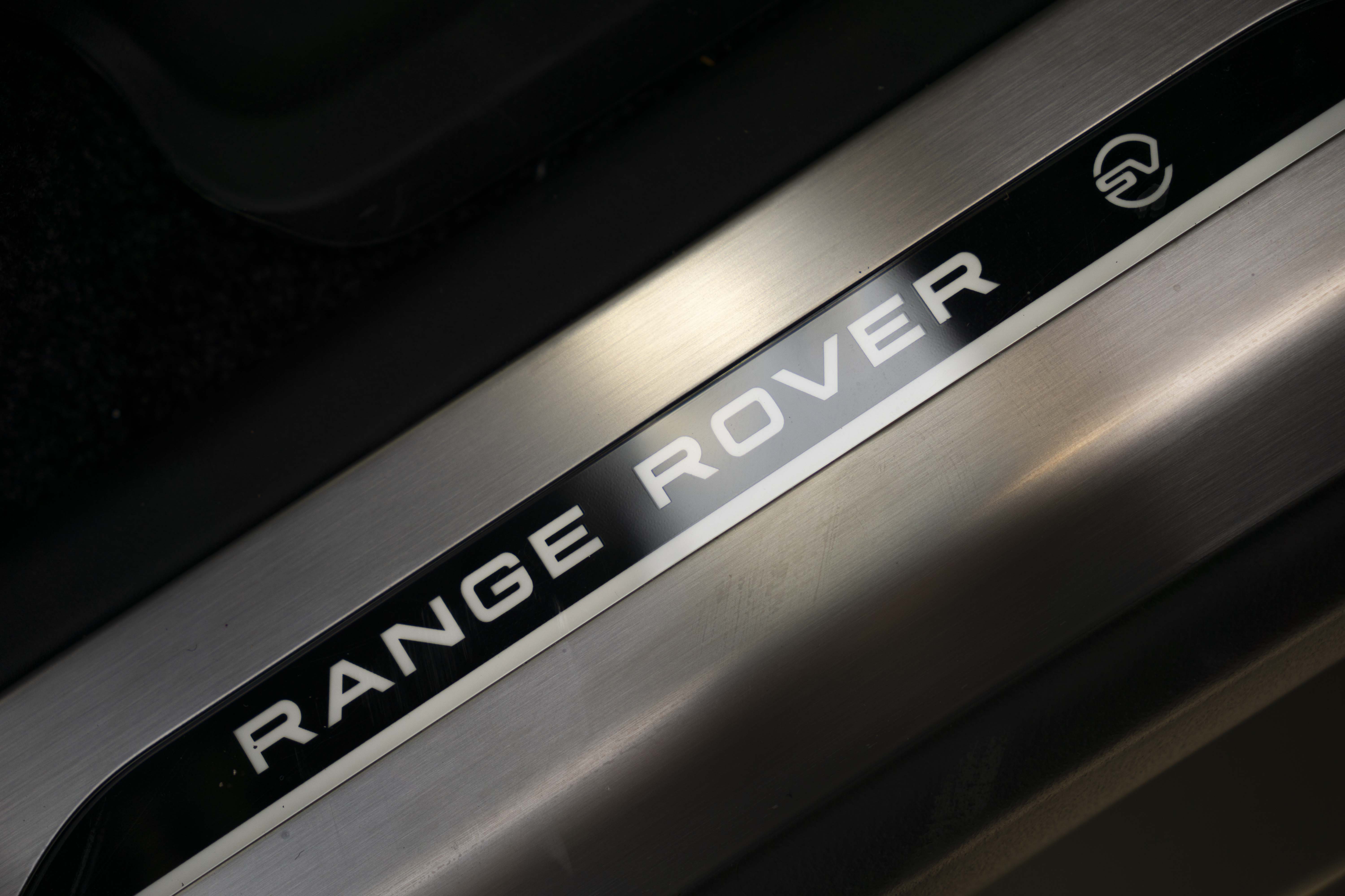 RANGE ROVER 4.4 P530 V8 SV 4DR AUTO ESTATE