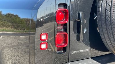 LAND ROVER DEFENDER 130