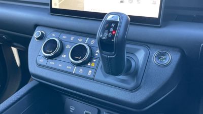 LAND ROVER DEFENDER 130