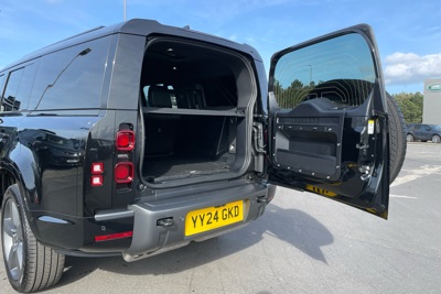LAND ROVER DEFENDER 130