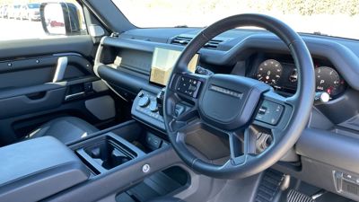 LAND ROVER DEFENDER 130