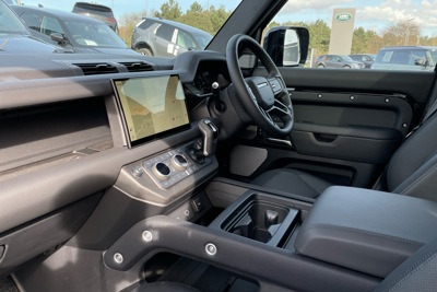 LAND ROVER DEFENDER 130