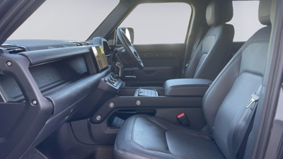 LAND ROVER DEFENDER 130