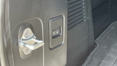 LAND ROVER DEFENDER 130