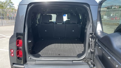 LAND ROVER DEFENDER 130