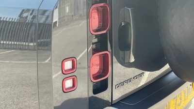 LAND ROVER DEFENDER 130