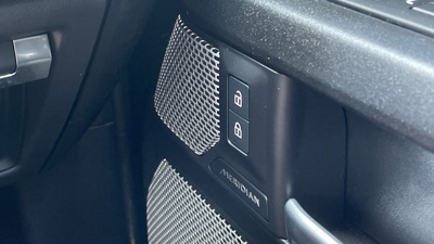 LAND ROVER DEFENDER 130