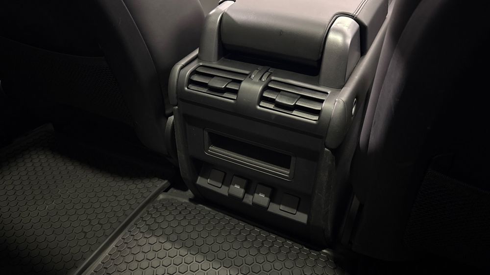 LAND ROVER DEFENDER 90
