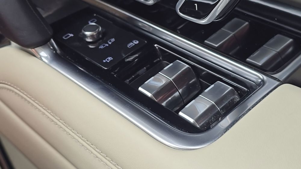 LAND ROVER RANGE ROVER
