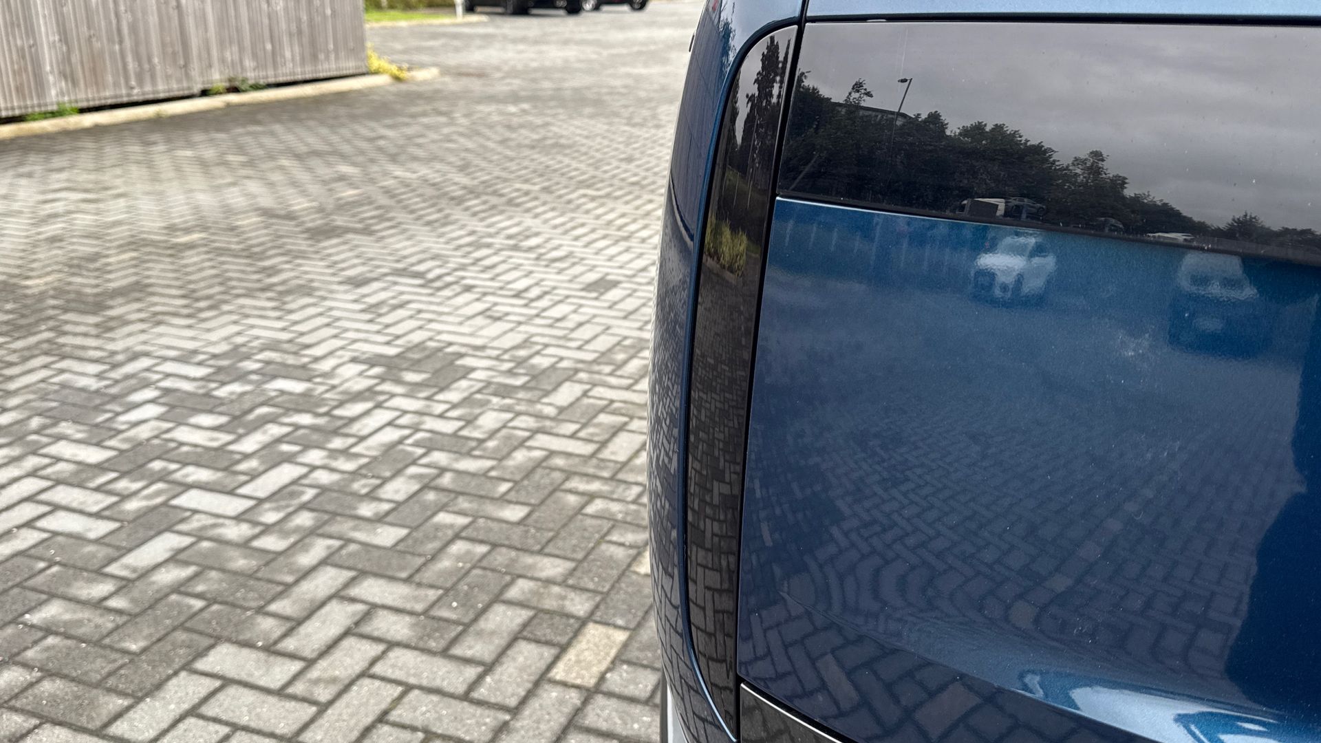 D350