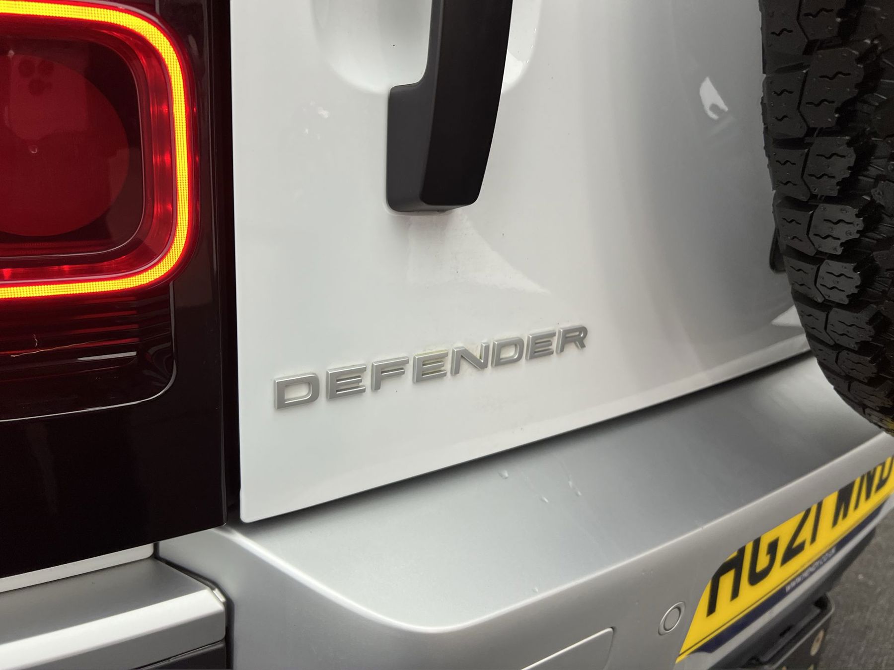 Land Rover Defender 38