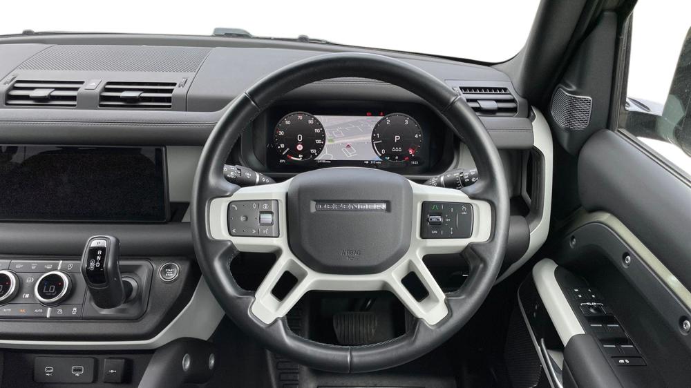 LAND ROVER DEFENDER 110