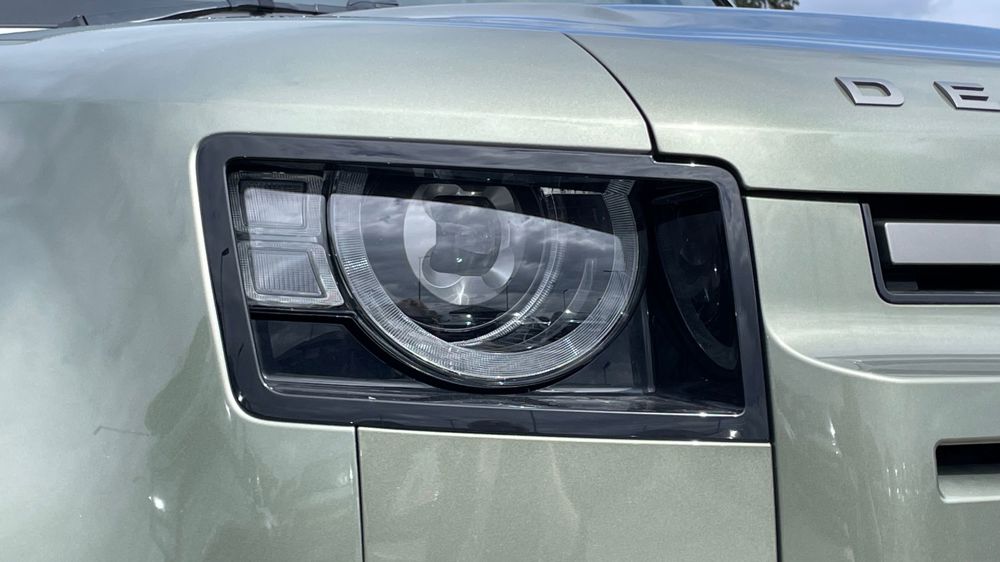 LAND ROVER DEFENDER 110