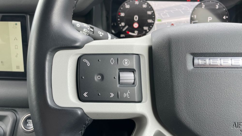LAND ROVER DEFENDER 110