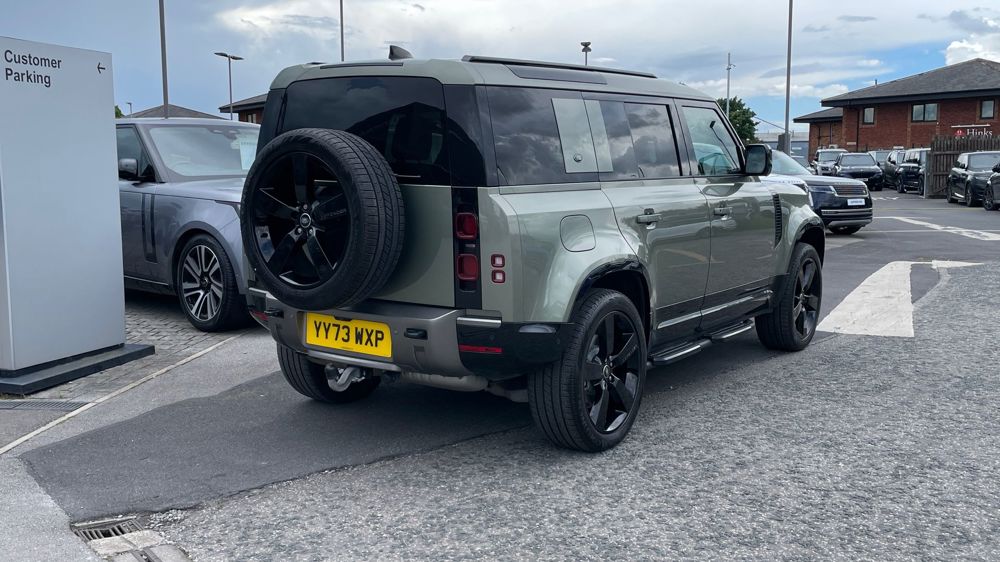 LAND ROVER DEFENDER 110