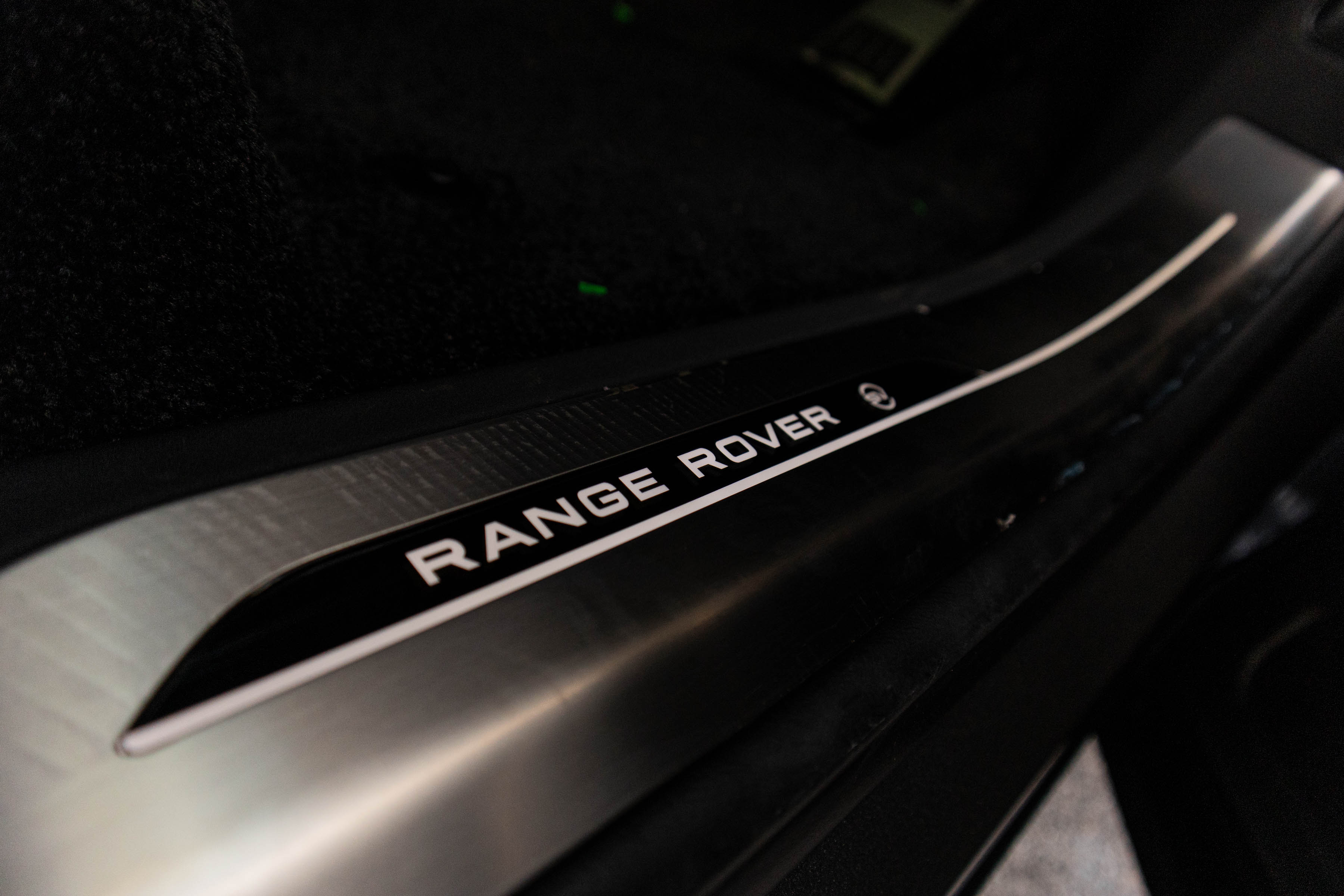 RANGE ROVER 4.4 P615 V8 SV 4DR AUTO ESTATE