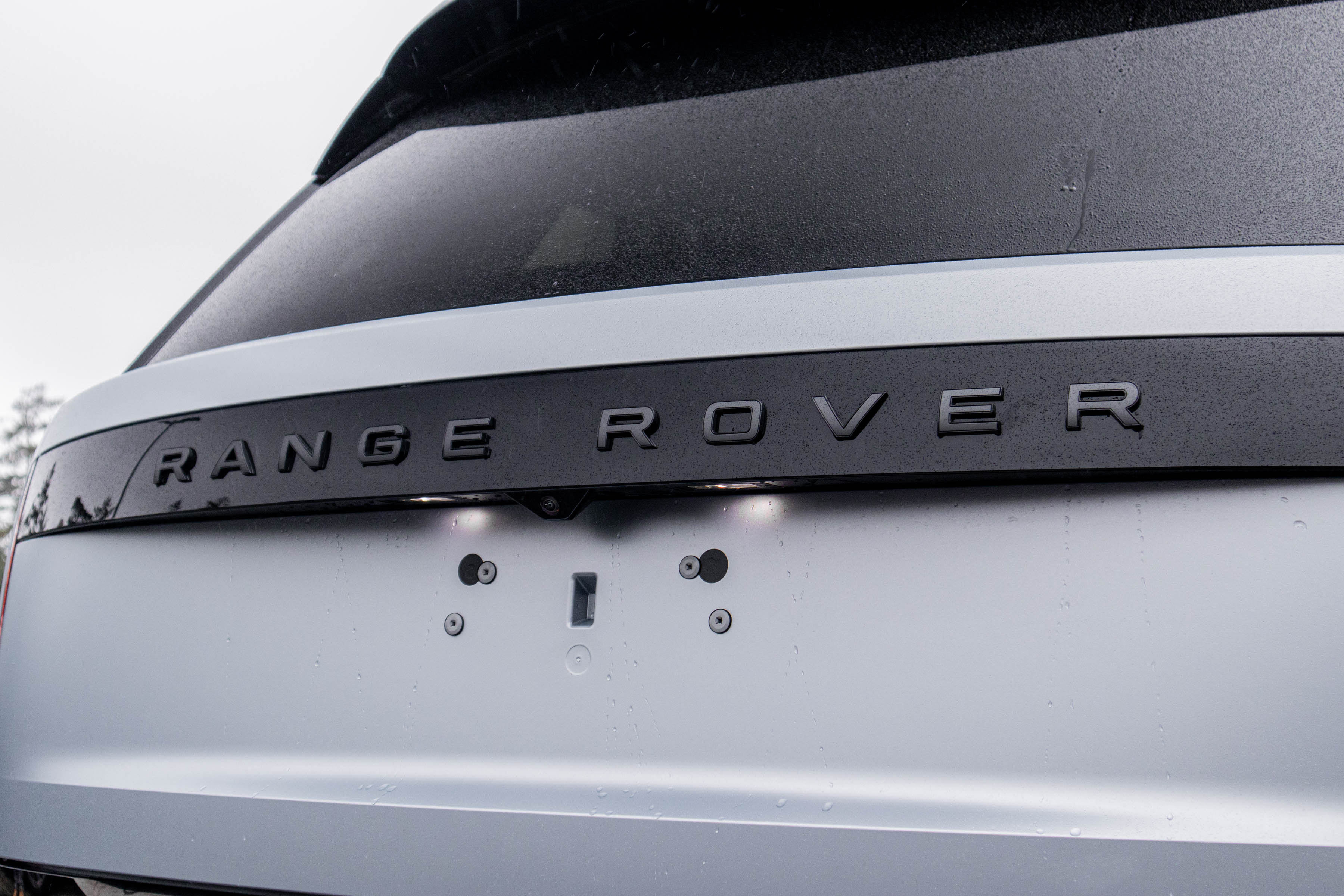 RANGE ROVER 4.4 P615 V8 SV 4DR AUTO ESTATE