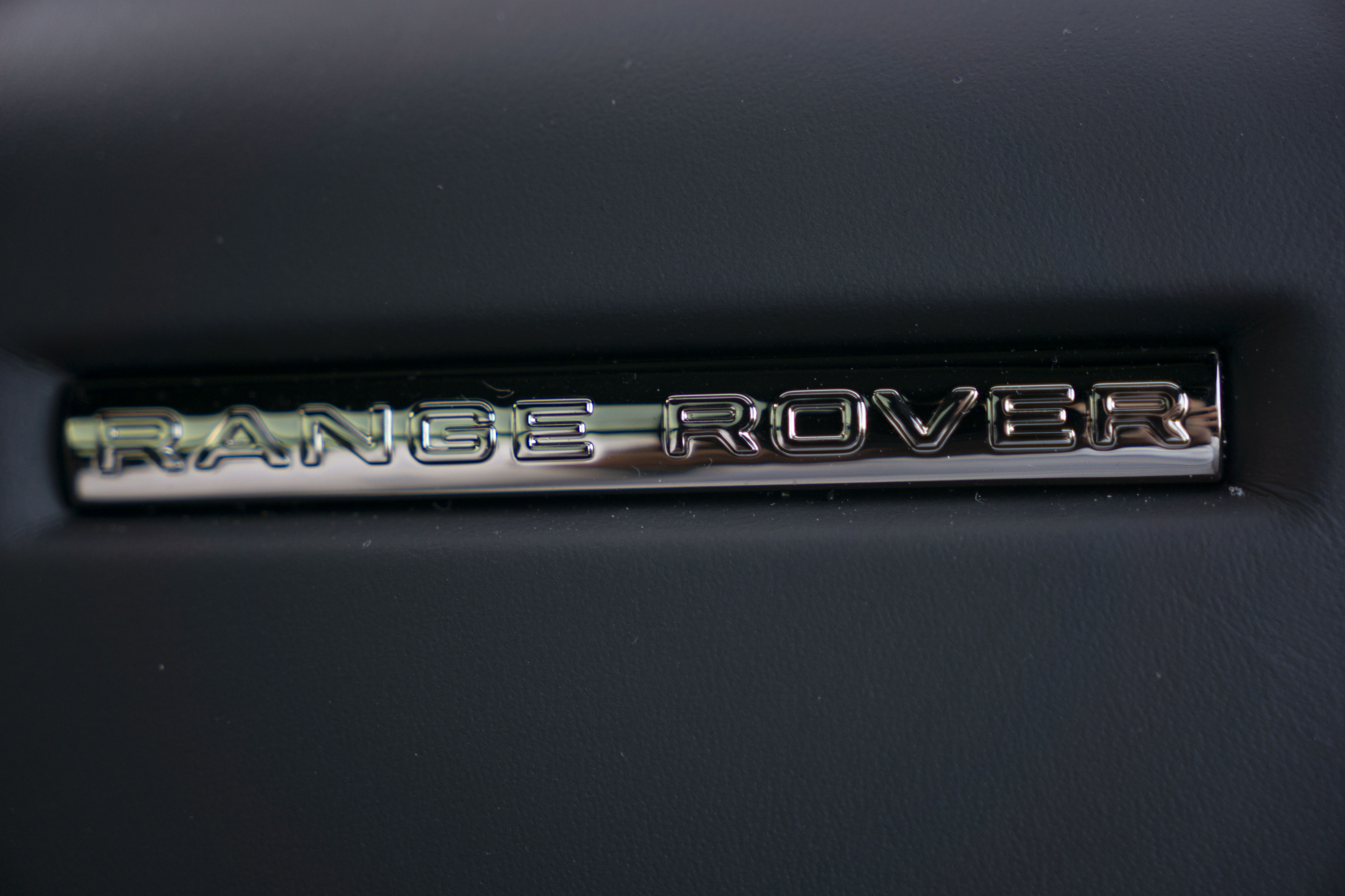RANGE ROVER SPORT 4.4 P635 V8 SV EDITION ONE 5DR AUTO [GLOSS] ESTATE