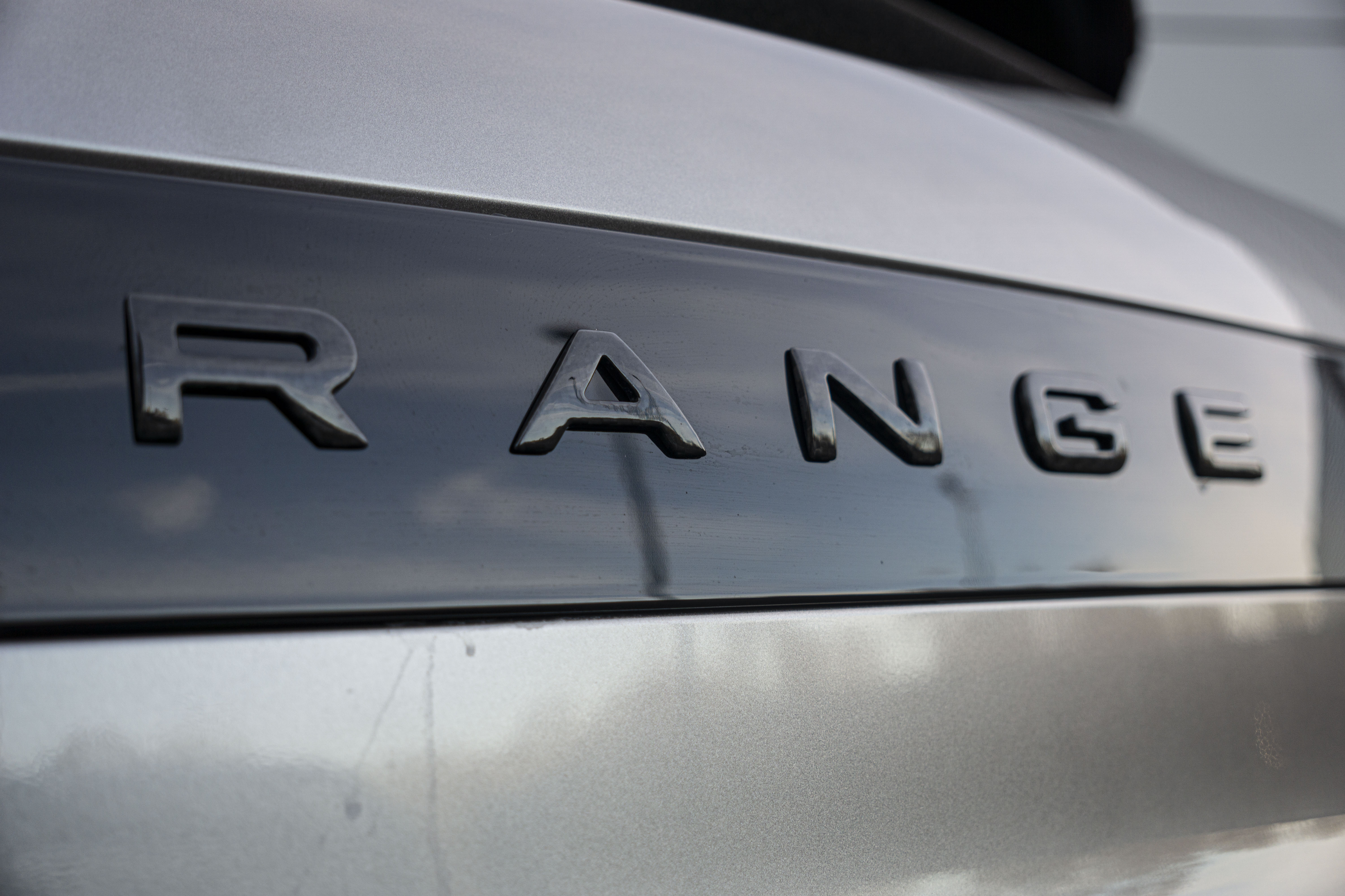 RANGE ROVER SPORT 4.4 P635 V8 SV EDITION ONE 5DR AUTO [GLOSS] ESTATE
