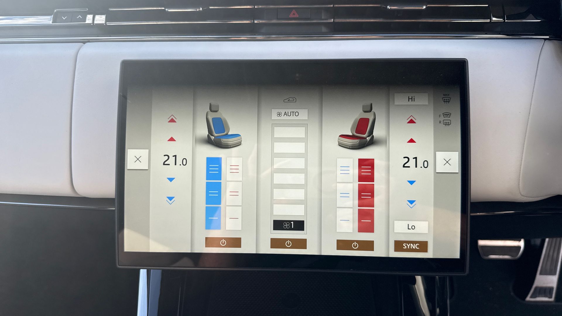 P635 V8 AUTO[CARBON BRONZE