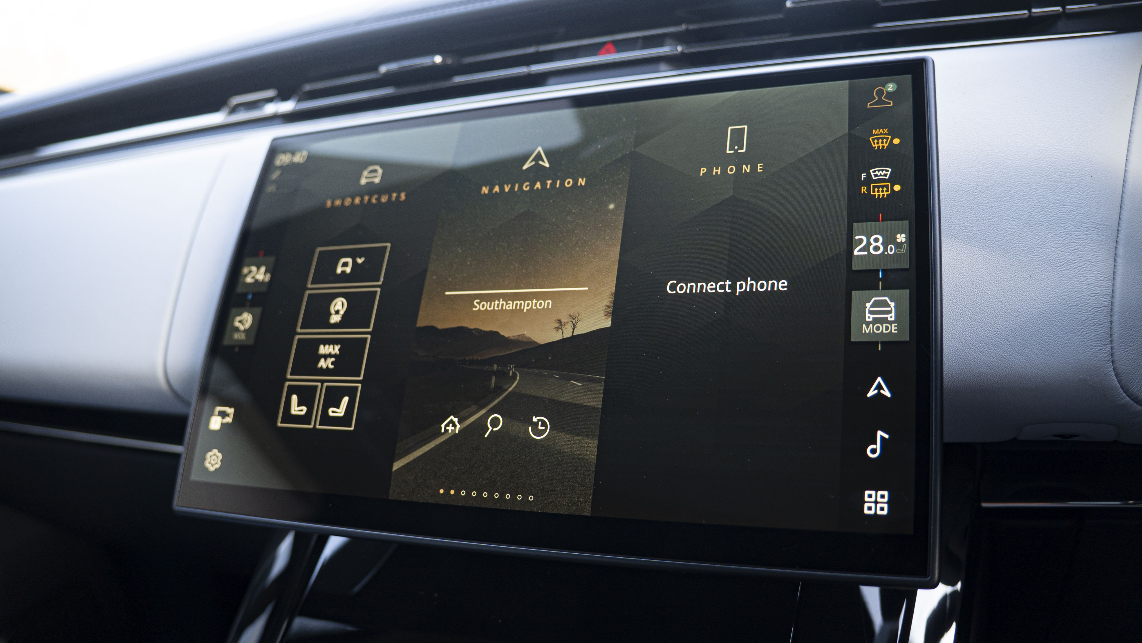 P635 V8 AUTO[CARBON BRONZE