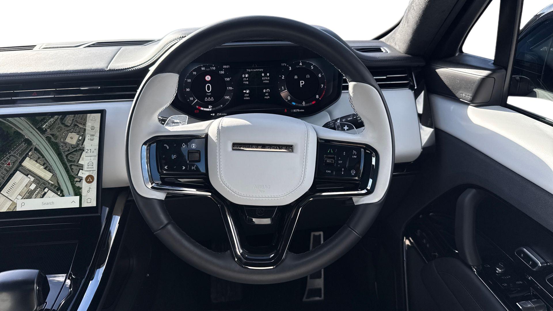 P635 V8 AUTO[CARBON BRONZE