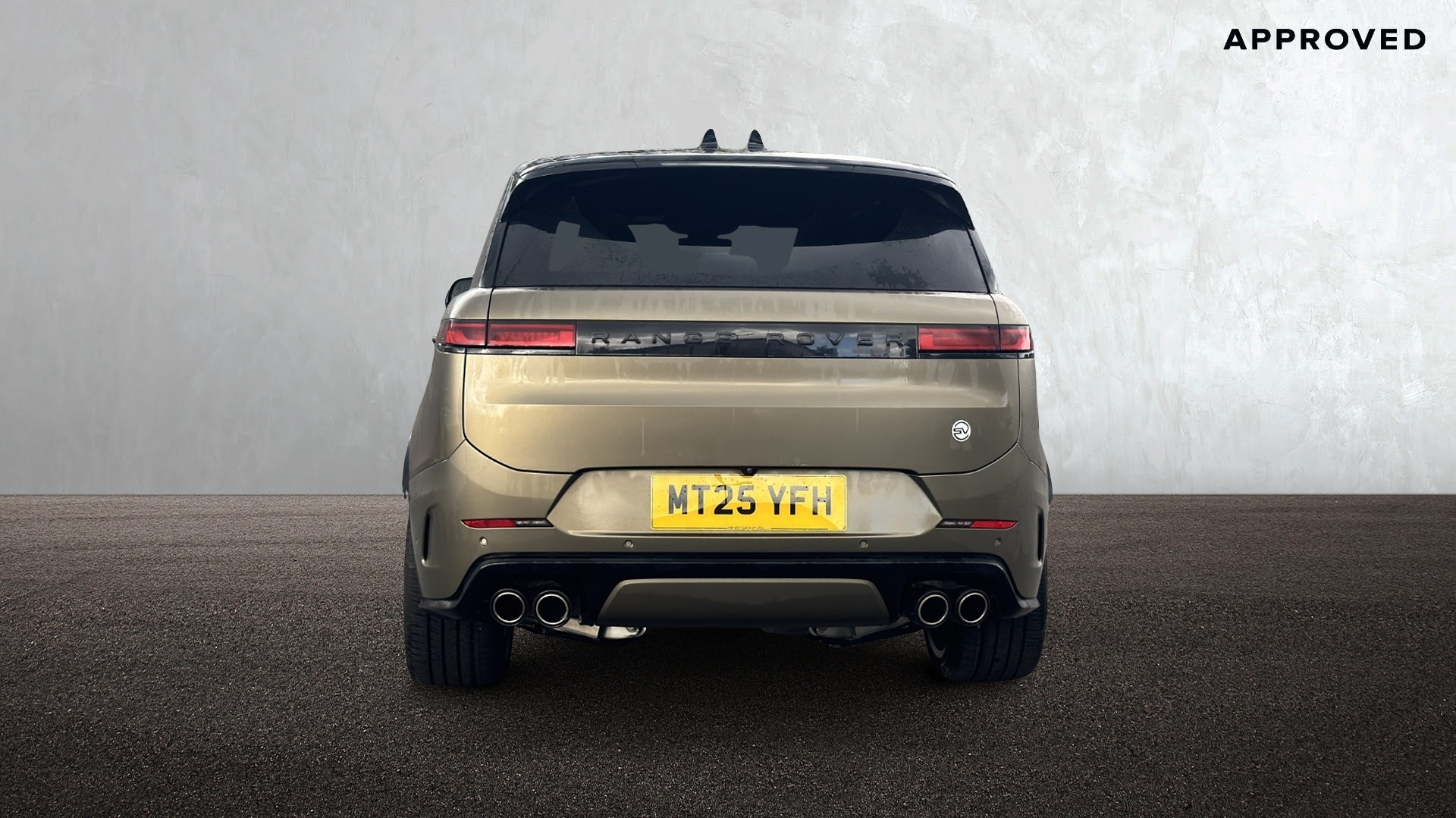 P635 V8 AUTO[CARBON BRONZE