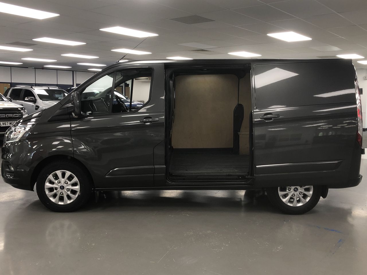 Ford Transit Custom Panel Van 9
