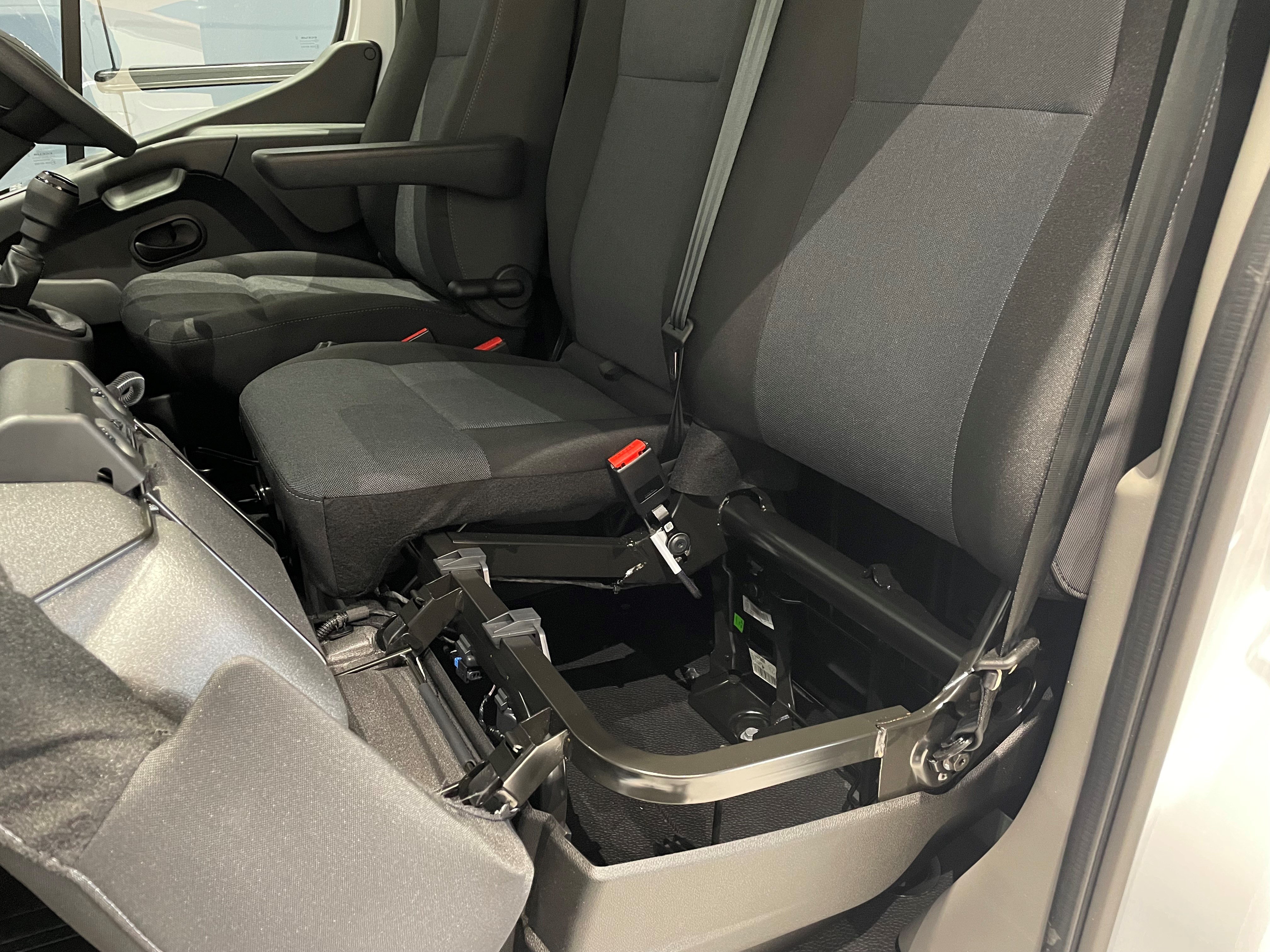 Nissan Interstar Panel Van 19