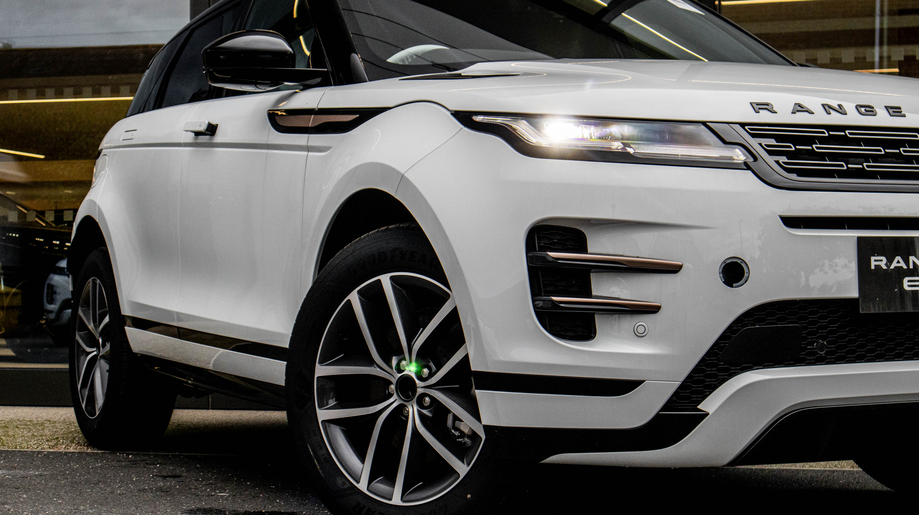 RANGE ROVER EVOQUE 2.0 D200 DYNAMIC SE 5DR AUTO HATCHBACK