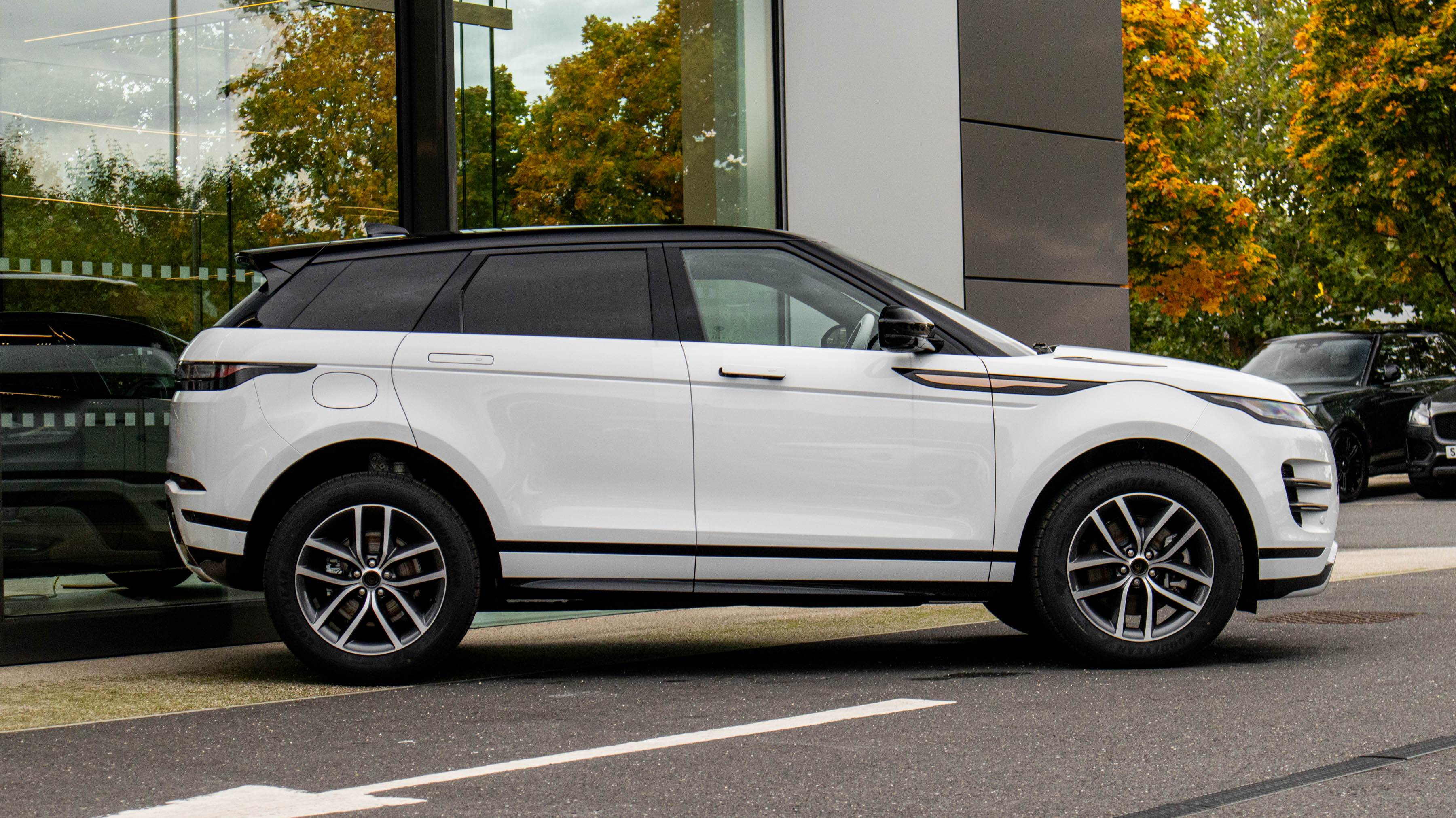 RANGE ROVER EVOQUE 2.0 D200 DYNAMIC SE 5DR AUTO HATCHBACK