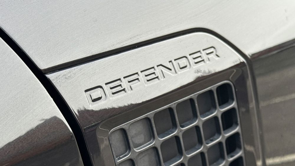 LAND ROVER DEFENDER 90