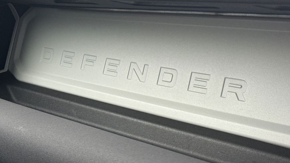 LAND ROVER DEFENDER 90