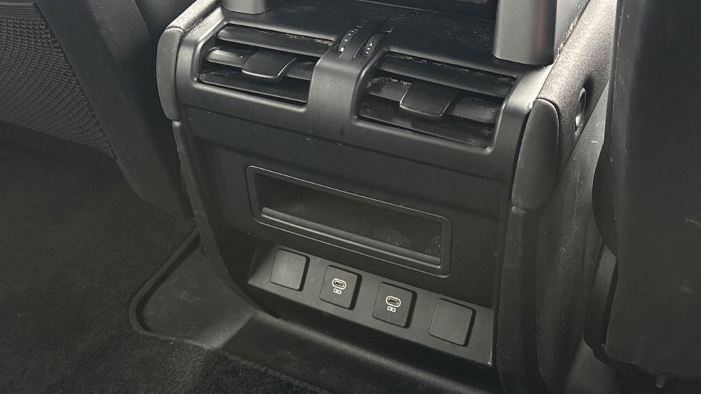LAND ROVER DEFENDER 90