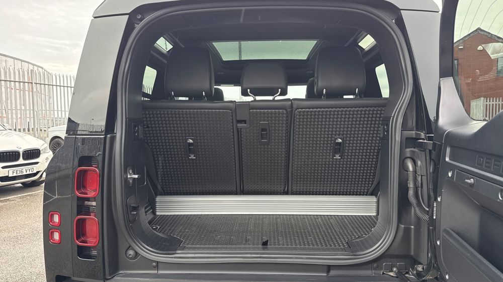 LAND ROVER DEFENDER 90