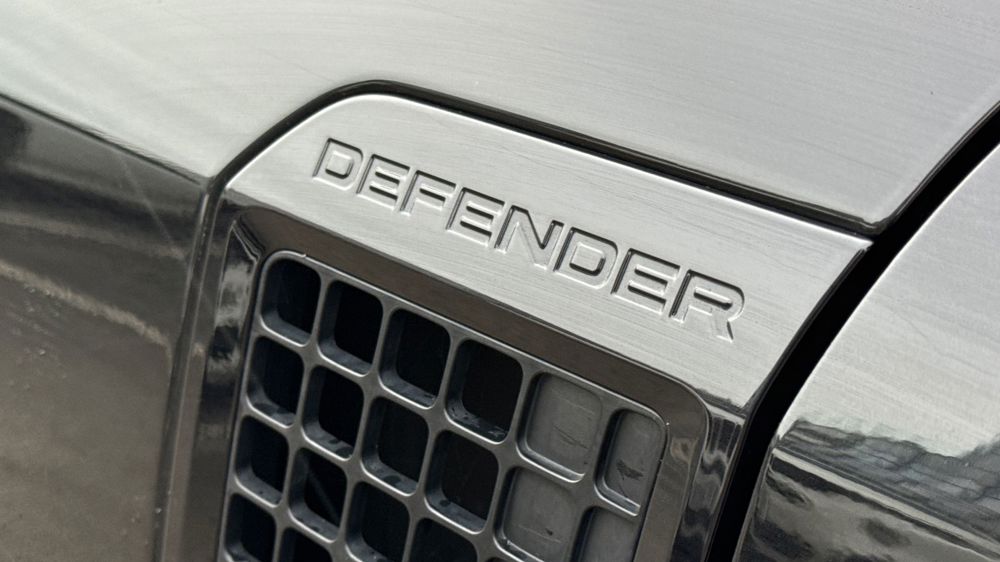 LAND ROVER DEFENDER 90
