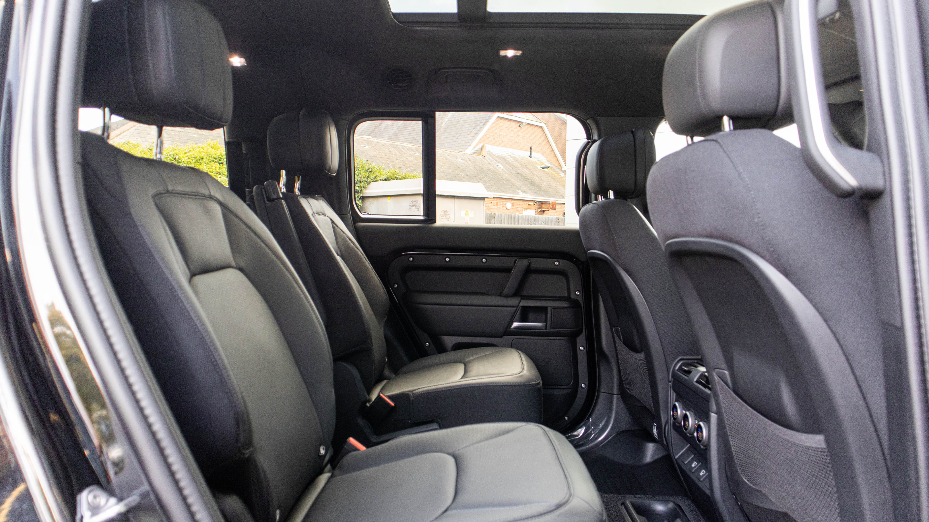 DEFENDER 3.0 D350 X-DYNAMIC HSE 130 5DR AUTO ESTATE
