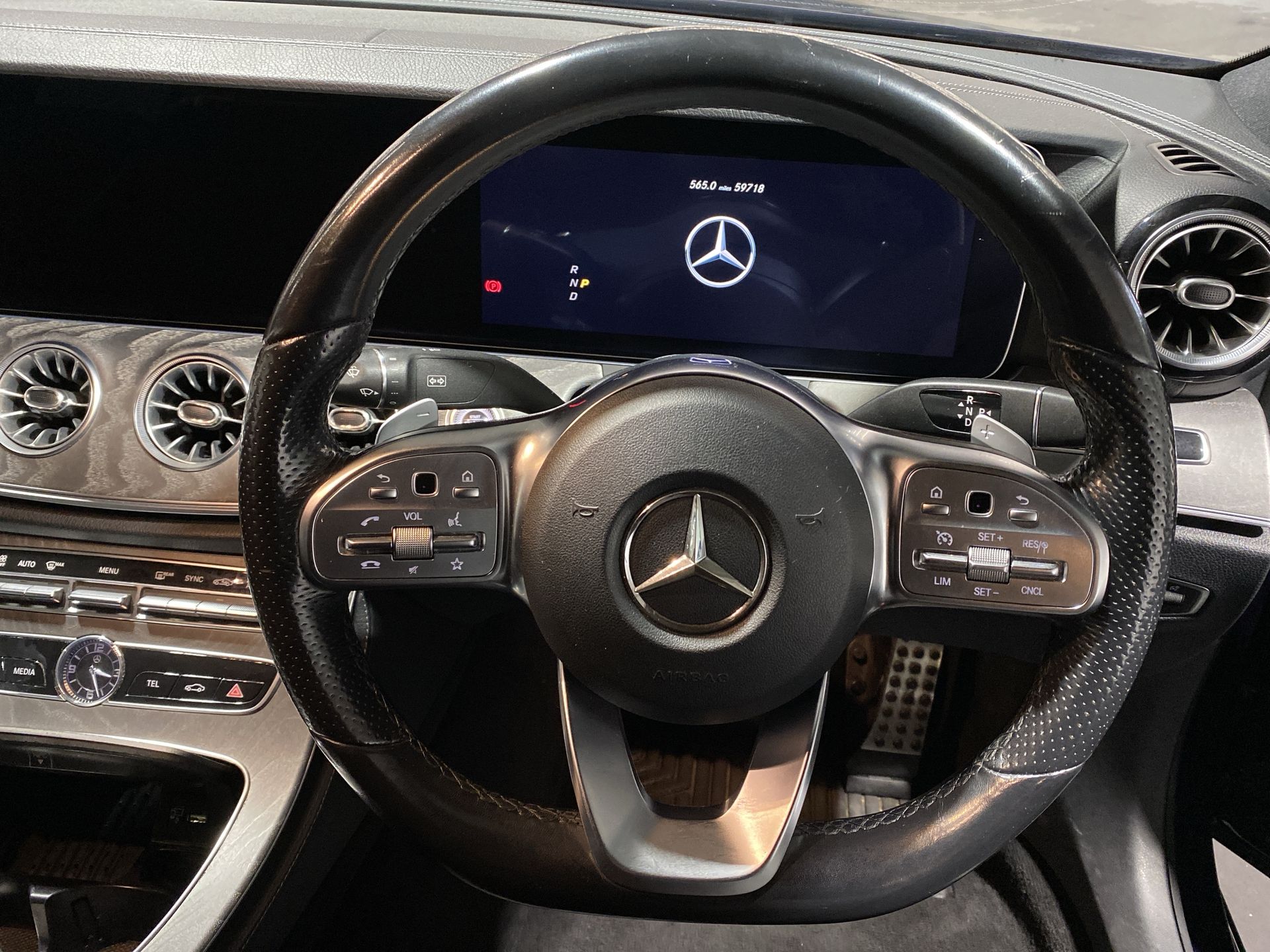 CLS 300D PREMIUM + 9G-TRONIC