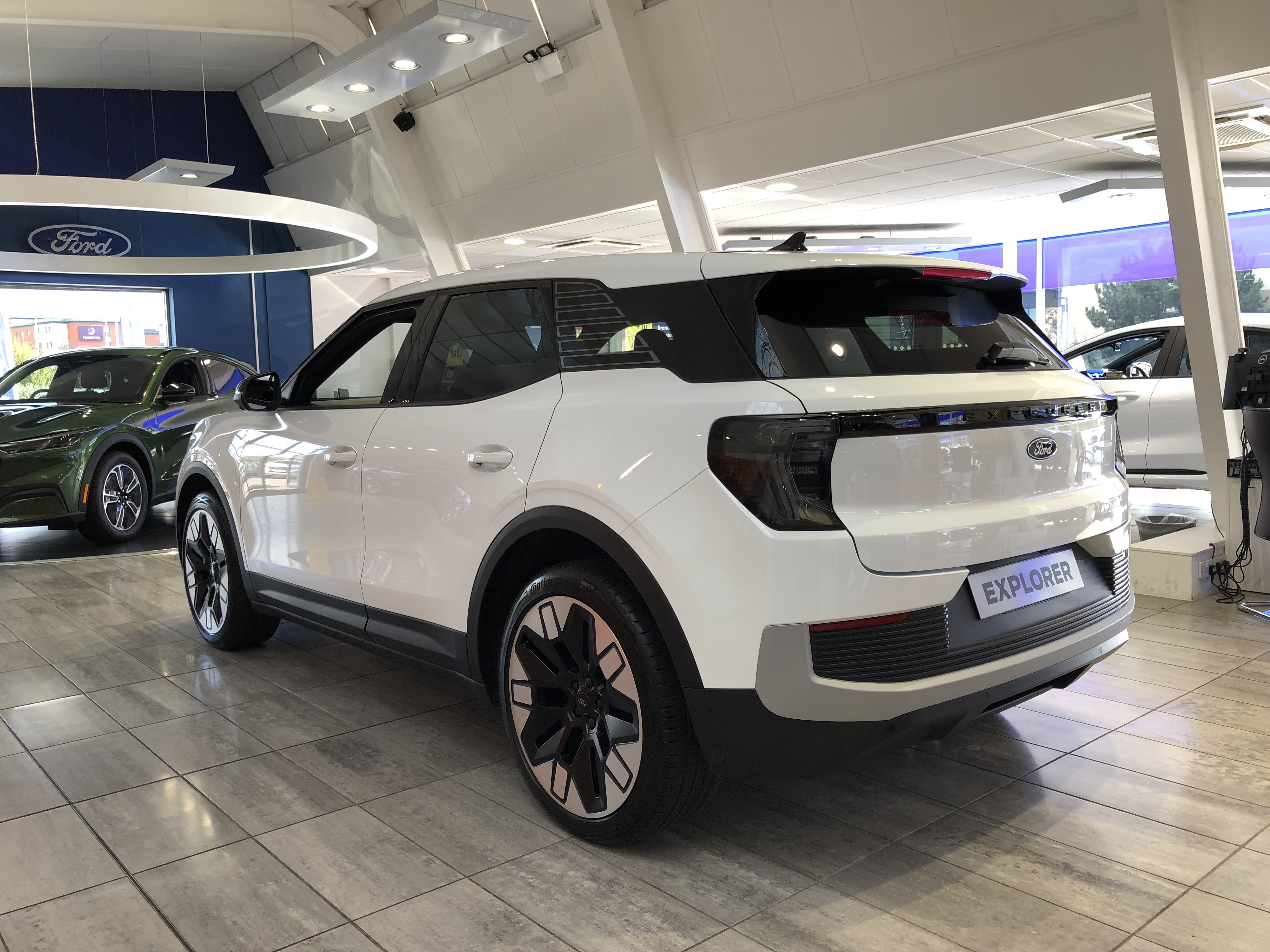 FORD EXPLORER 250KW PREMIUM 79KWH AWD 5DR AUTO [DRIVER ASSIST]