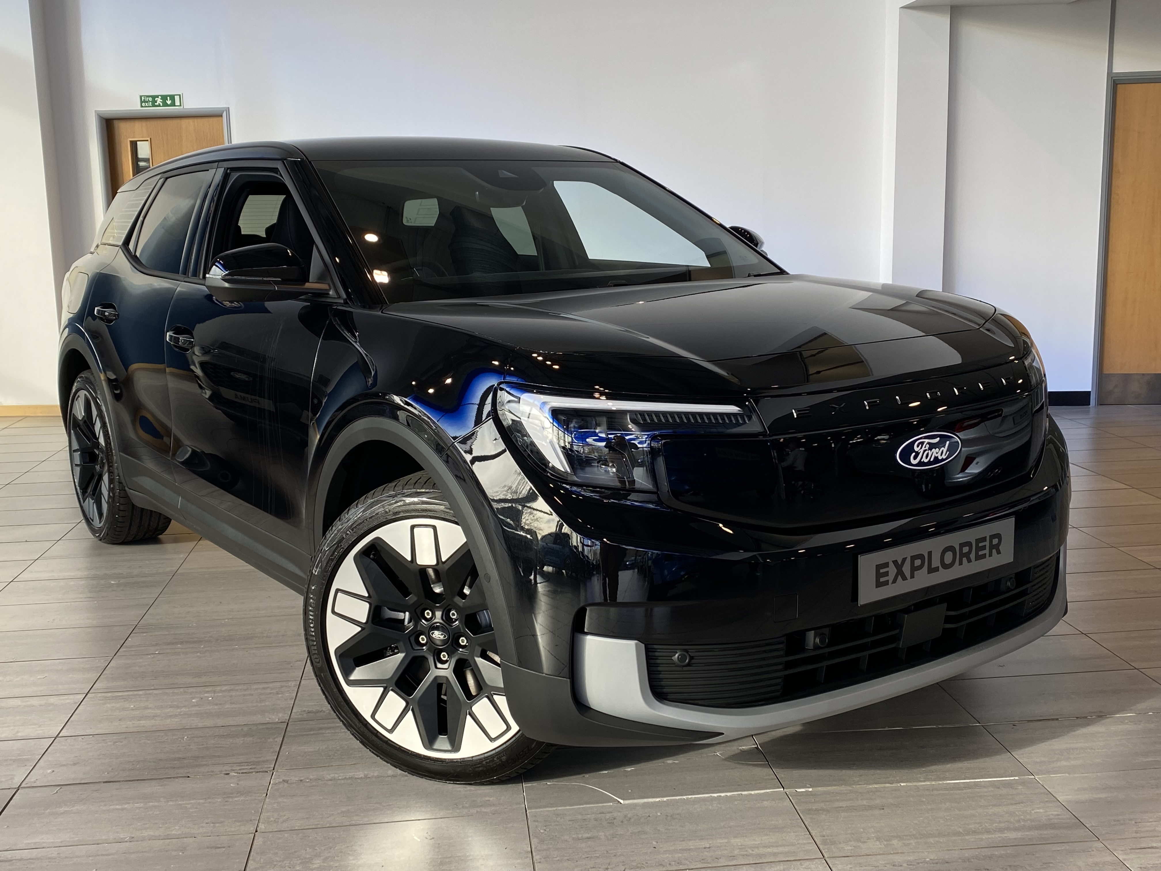 EXPLORER EV PREMIUM 5 DOOR 77KWH EXTENDED RANGE RWD 1 SPEED AUTOMATIC