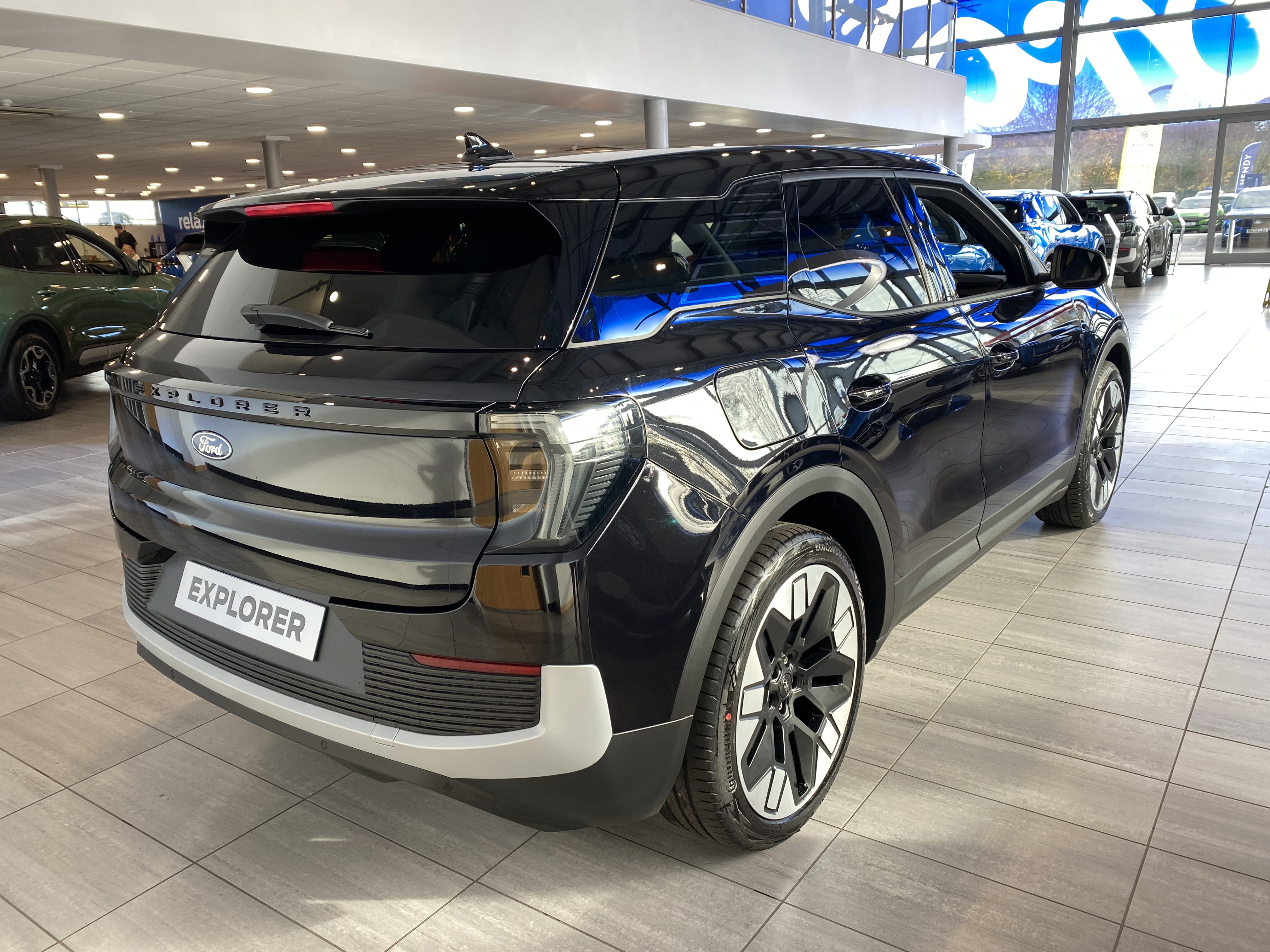 EXPLORER EV PREMIUM 5 DOOR 77KWH EXTENDED RANGE RWD 1 SPEED AUTOMATIC