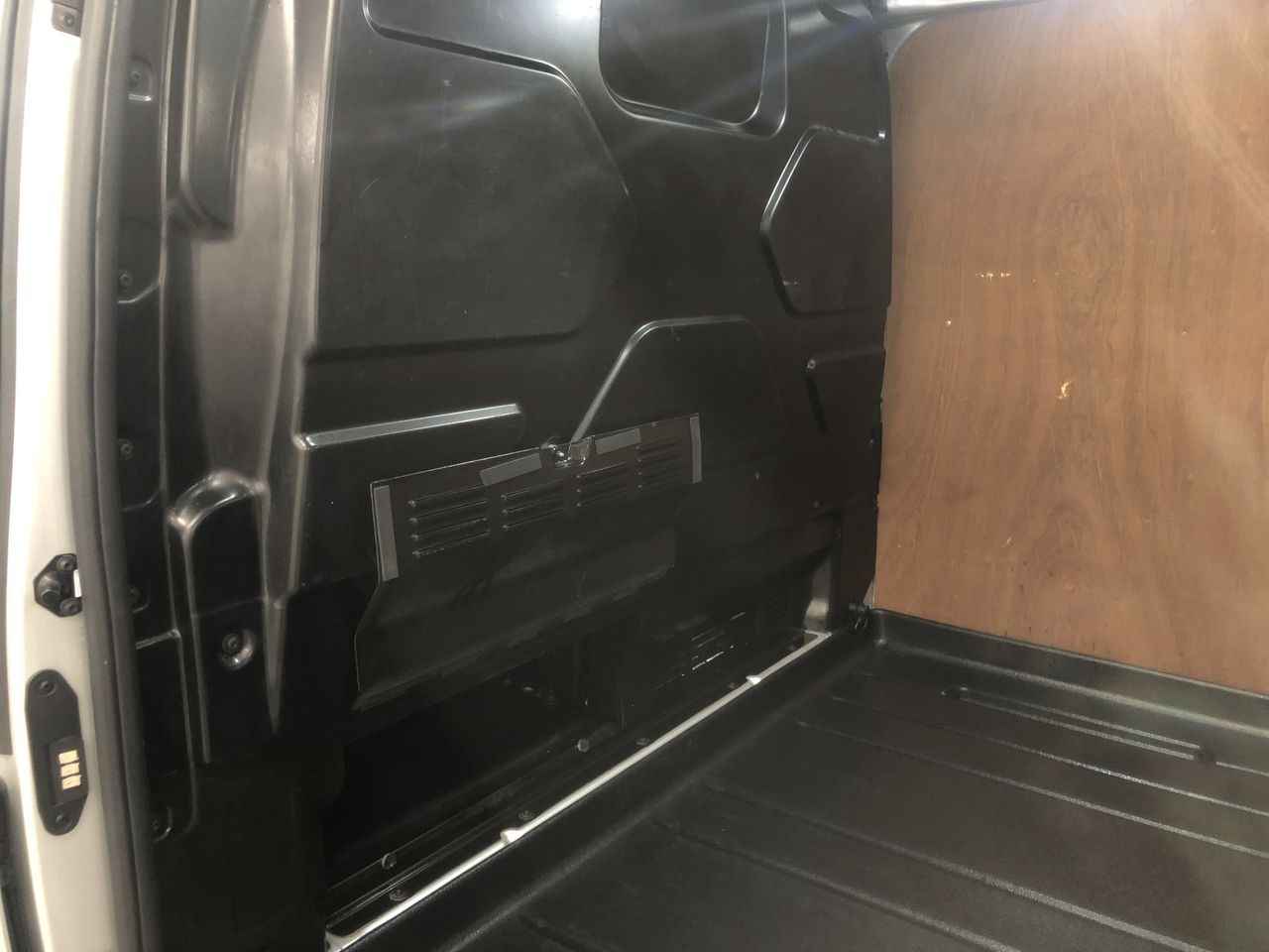 Ford Transit Custom Panel Van 32
