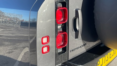 LAND ROVER DEFENDER 130