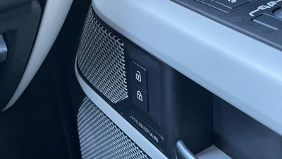 LAND ROVER DEFENDER 130