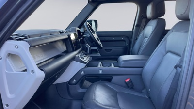 LAND ROVER DEFENDER 130
