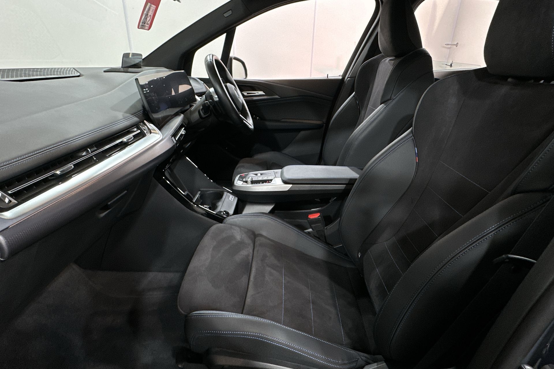 225E XDRIVE DCT