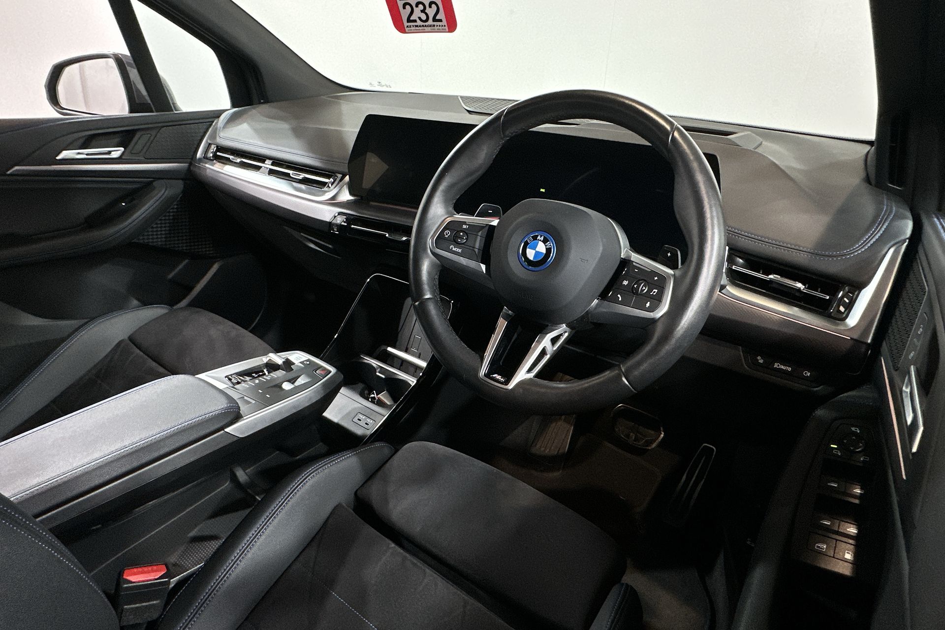 225E XDRIVE DCT