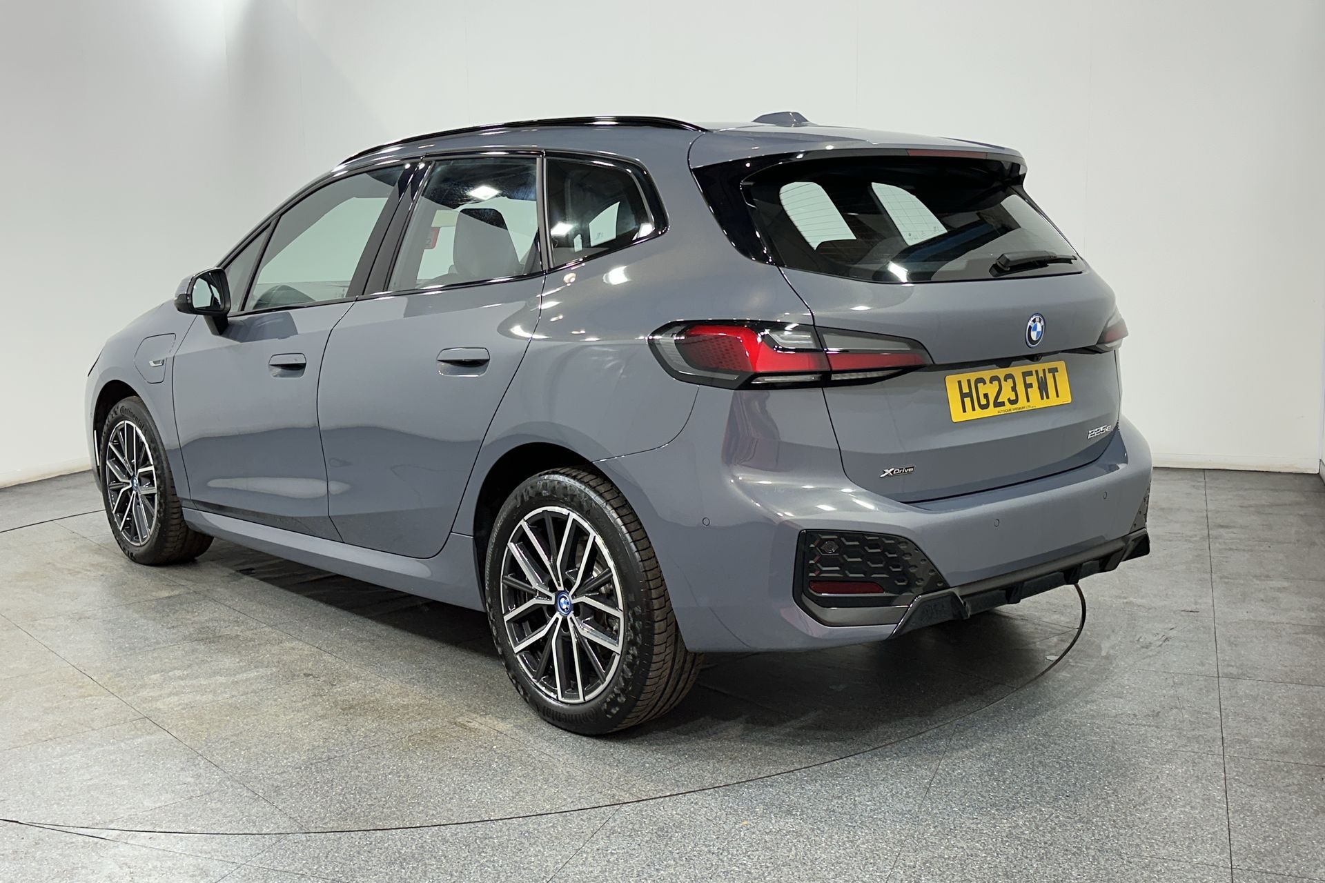 225E XDRIVE DCT