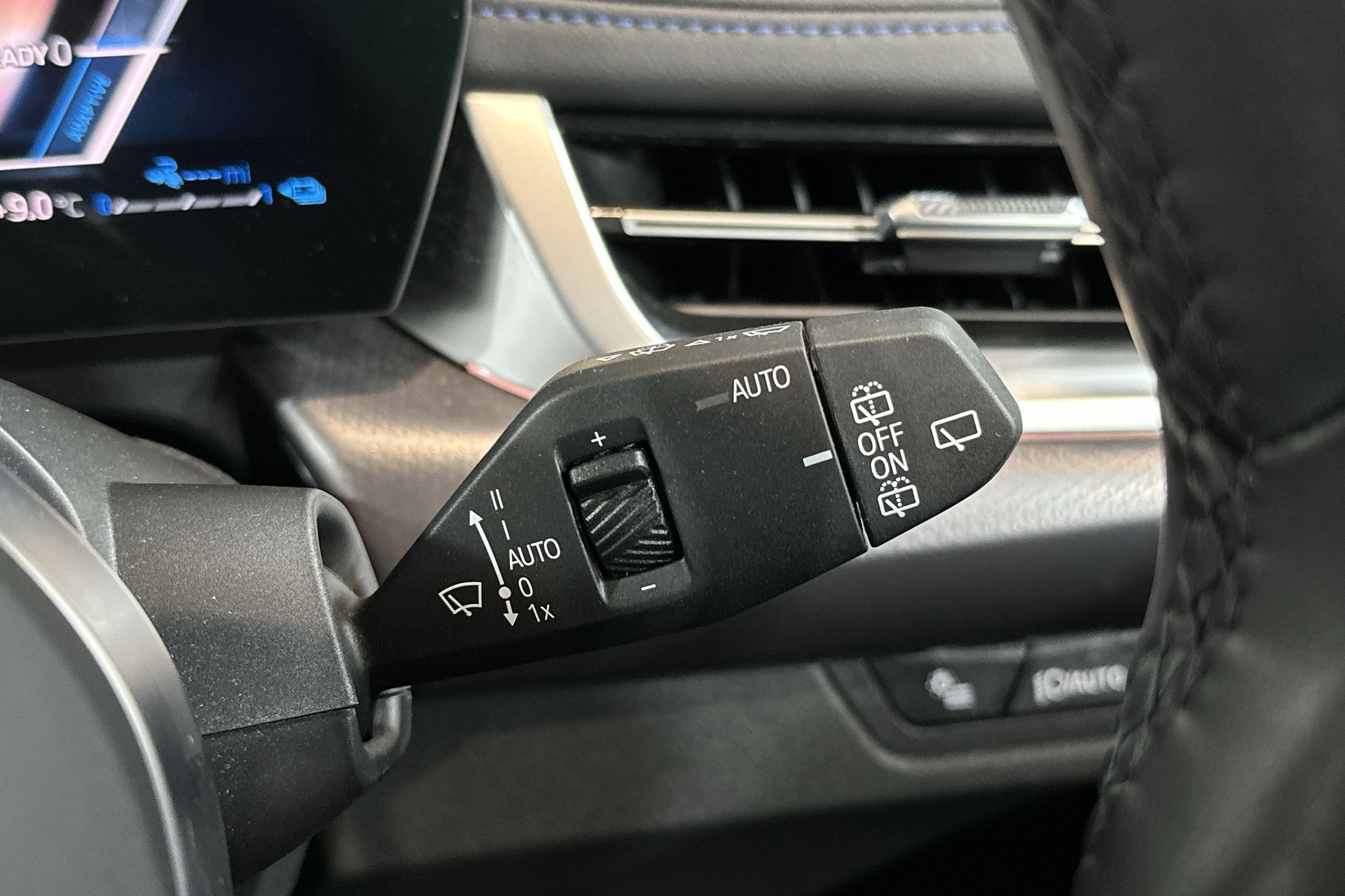 225E XDRIVE DCT